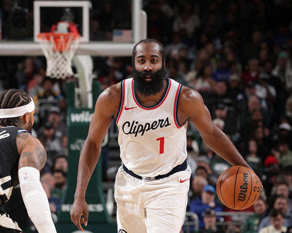 AYX Sports-字母哥重返赛场，比赛局势复杂首场状态出色，中国队观众沸腾！(字母哥的盖帽视频)