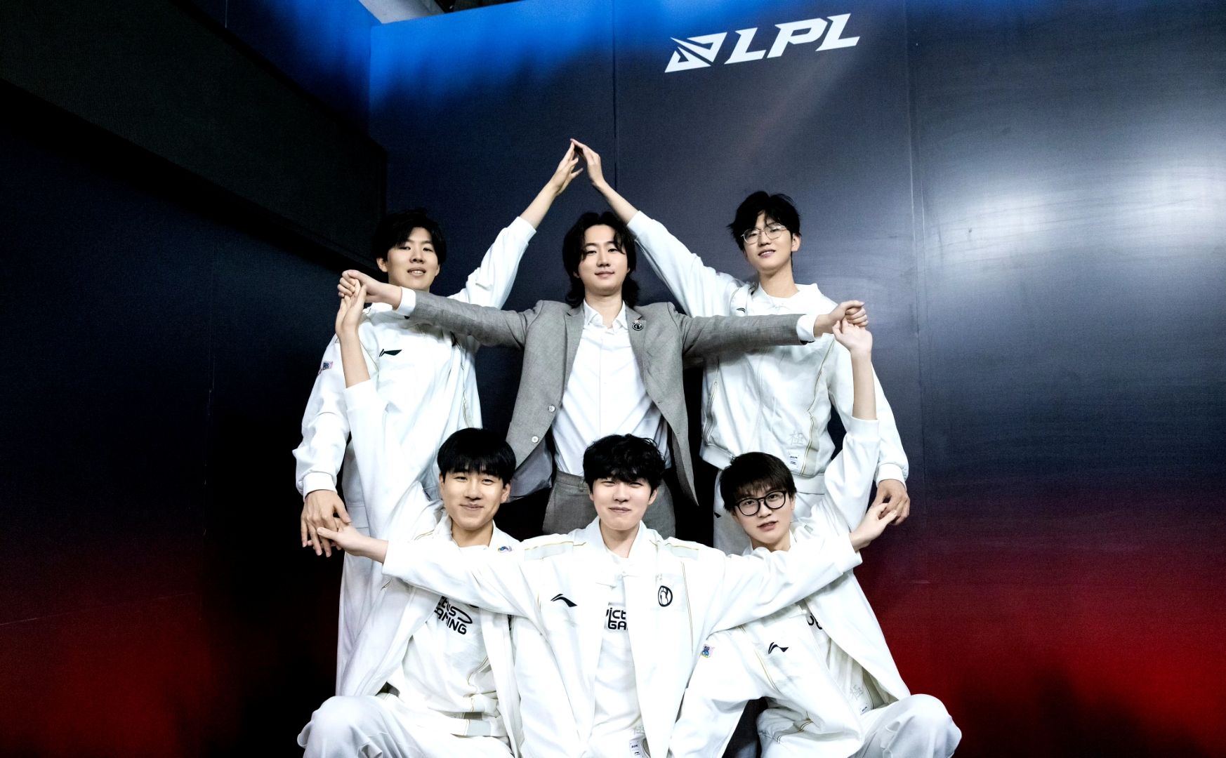 爱游戏体育官方网站-rookie待过的队伍