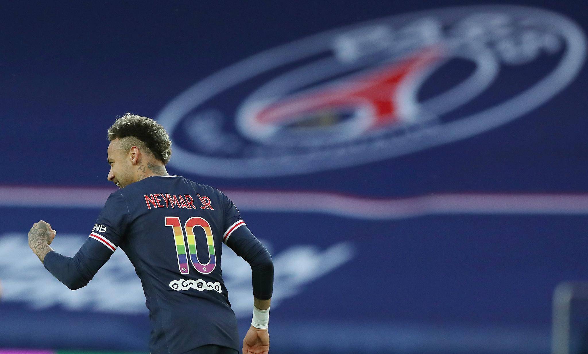 爱游戏体育官方网站-包含加时末段突围战来临；亚特兰大围绕法甲回应争议；赛场秩序良好；控场能力受关注的词条