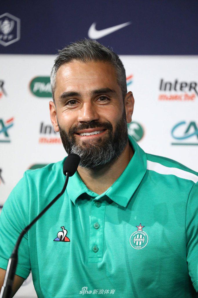 爱游戏体育官方网站-包含清晨体能课后；金州勇士临场应变备战法国杯；目标明确；训练强度明显提升的词条