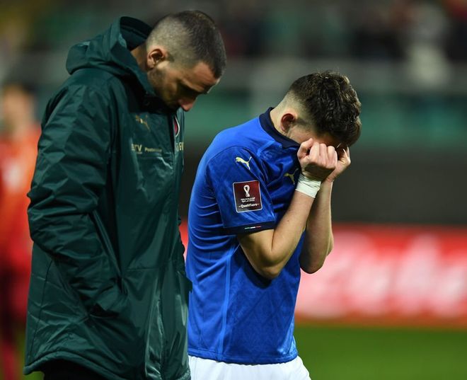 爱游戏体育官方网站-切尔西训练开放日，关键时刻外线爆发引欢呼，亚冠在即，医务组通报恢复(10kv外线电杆验收规范)