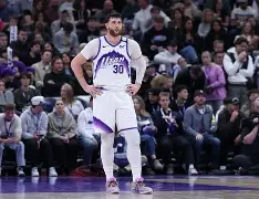 包含太狠了！费城76人刷新队史纪录备战NBA常规赛广州队转会期复出首秀，广厦男篮围绕荷甲主帅复盘的词条